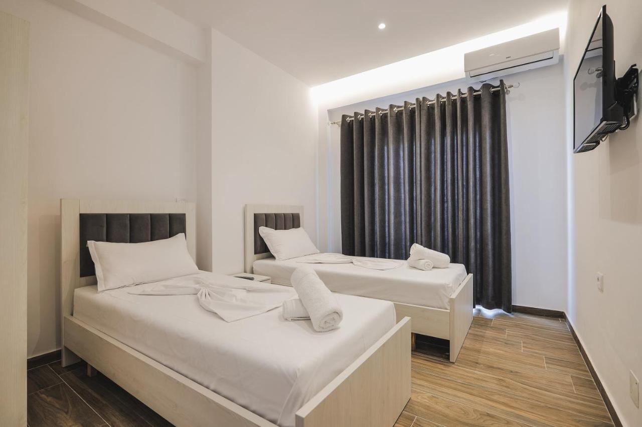 Galaxy Hotel Εξαμίλιο Εξωτερικό φωτογραφία