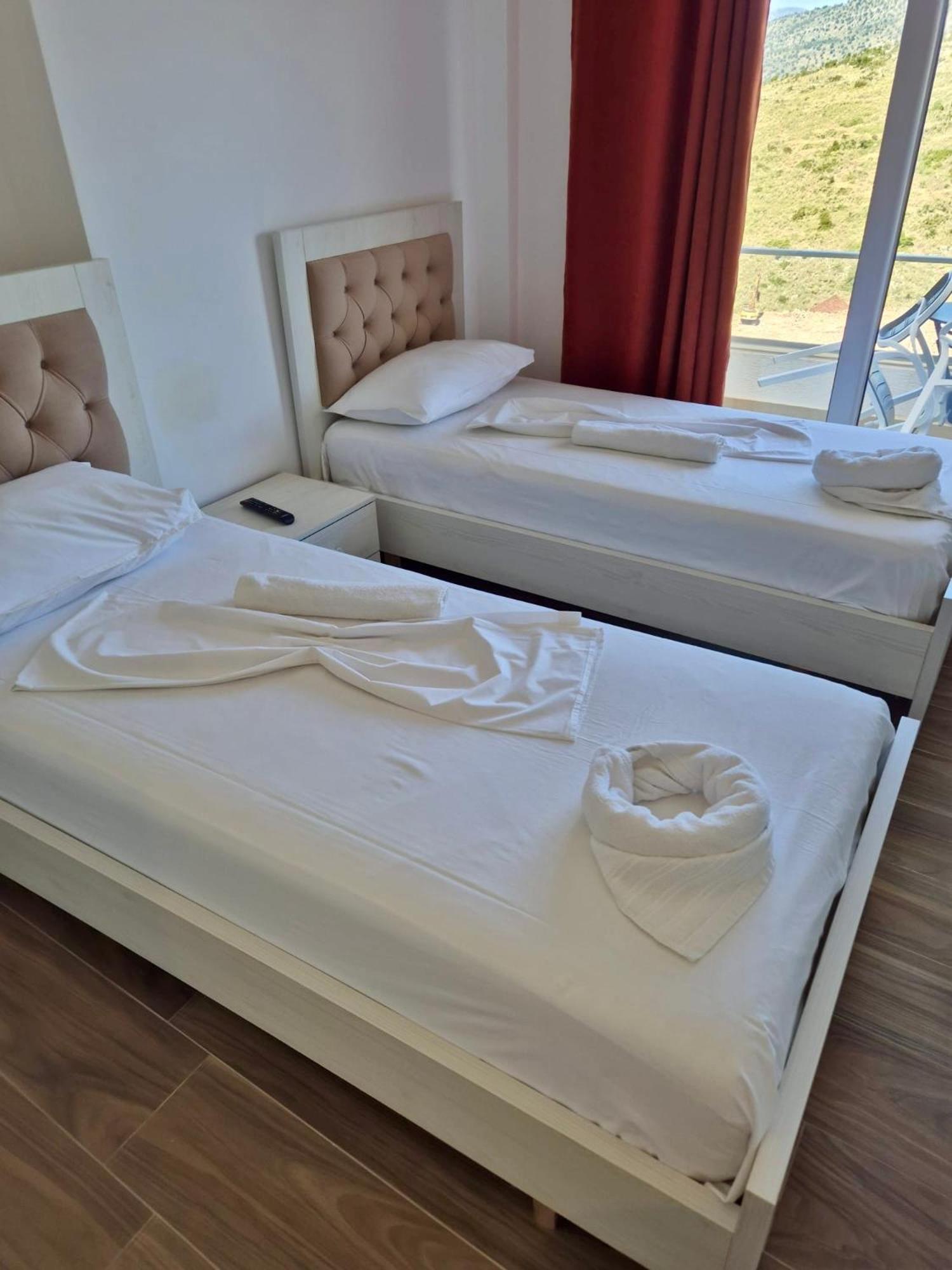 Galaxy Hotel Εξαμίλιο Εξωτερικό φωτογραφία